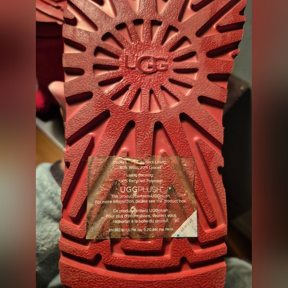 Ugg Unisex Ankle Boots in Red🔥 - Picture 2 of 8